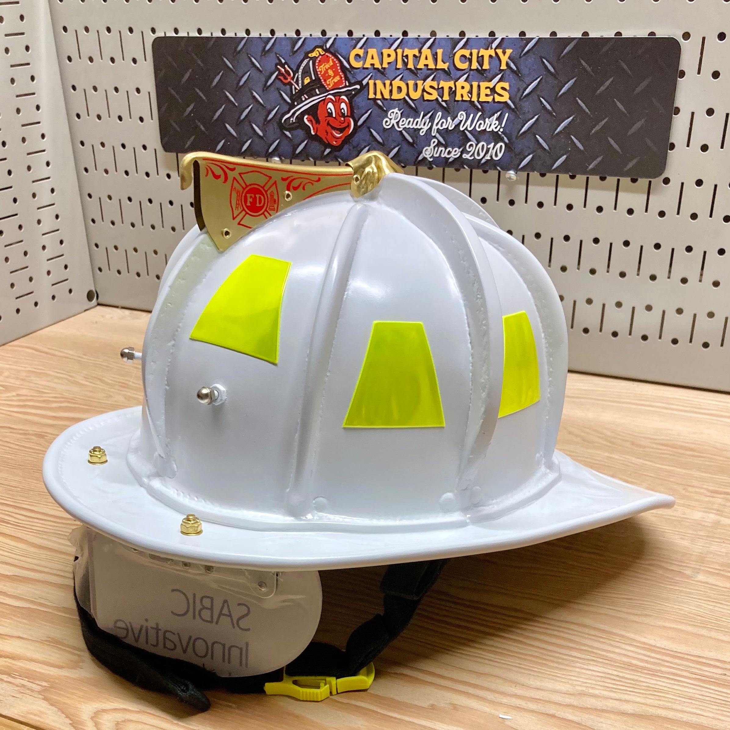 Order Retro Helmet | CAPITAL CITY